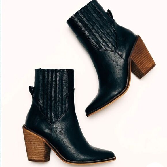 VICI mankind faux leather bootie SOLD OUT! new! - Picture 3 of 5